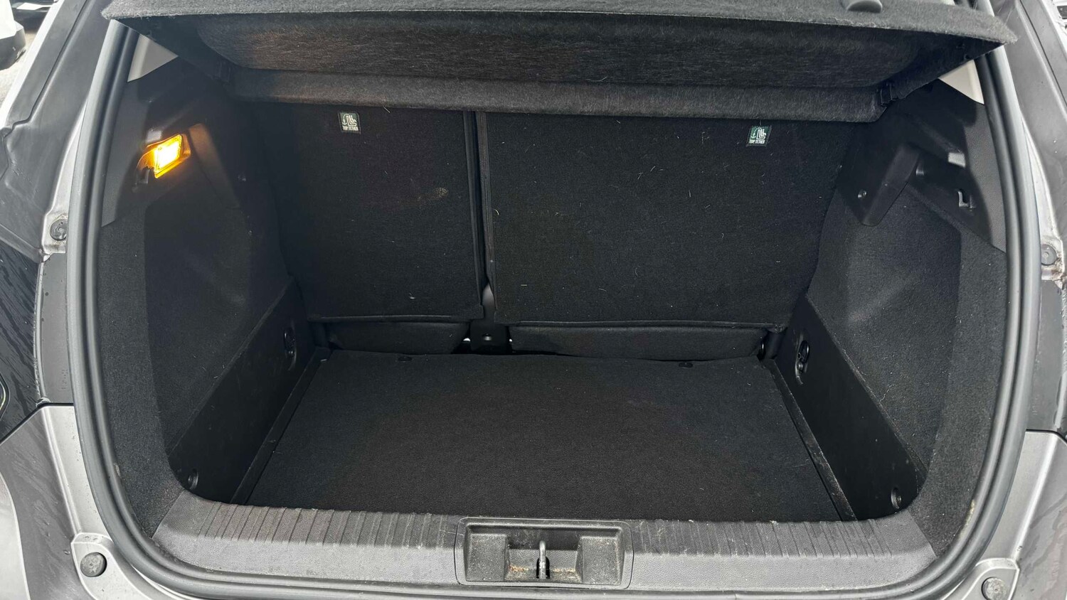 Used Renault Captur for sale - 77861803: Photo 10