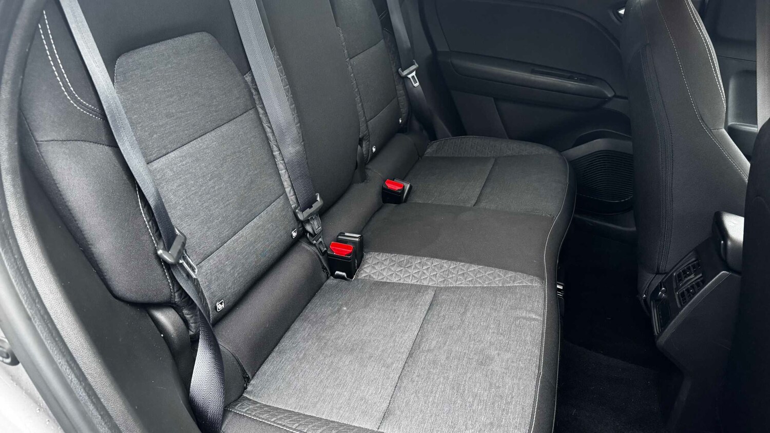 Used Renault Captur for sale - 77861803: Photo 11