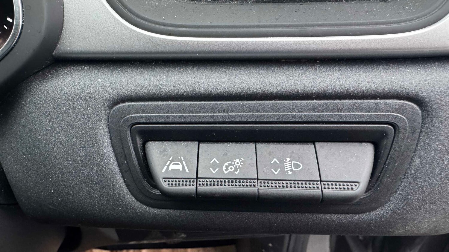 Used Renault Captur for sale - 77861803: Photo 22