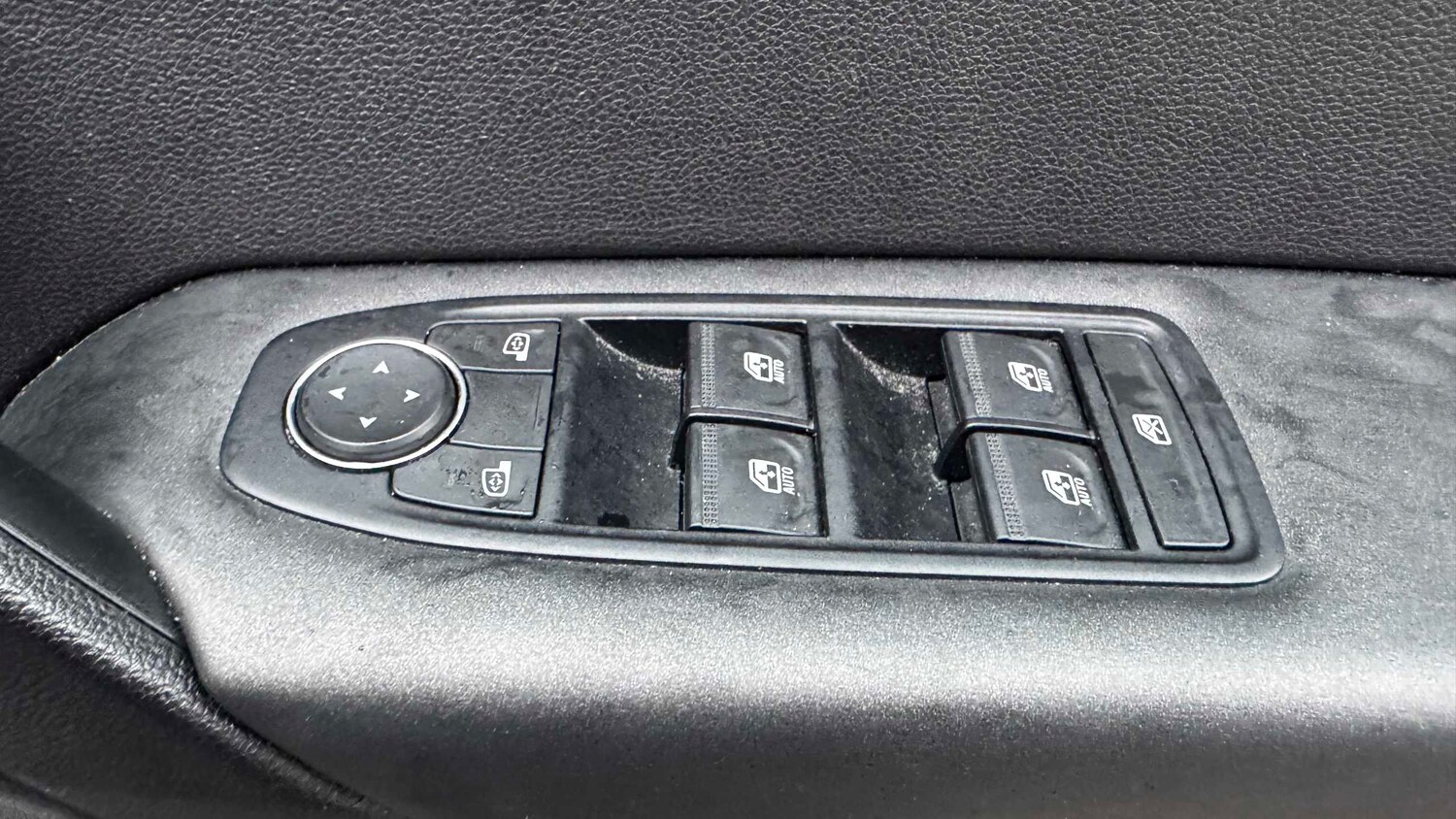 Used Renault Captur for sale - 77861803: Photo 23