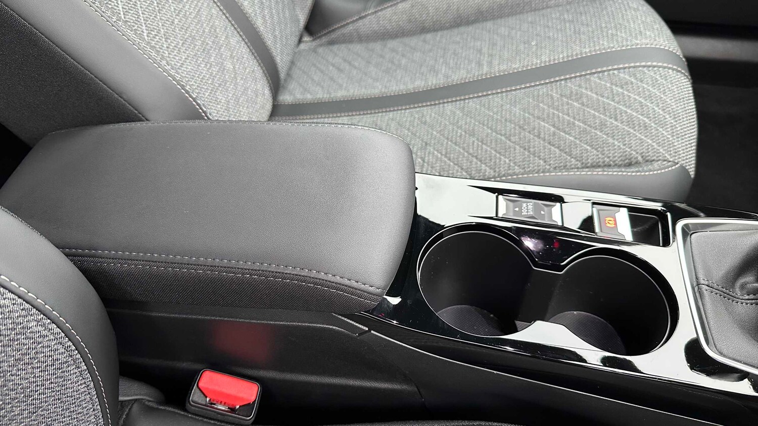 Used Peugeot 2008 for sale - 77862177: Photo 11