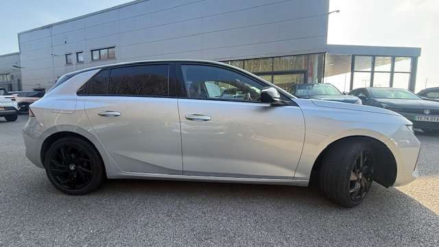 Used Vauxhall Astra 2023 for sale - 77960840: Photo 4