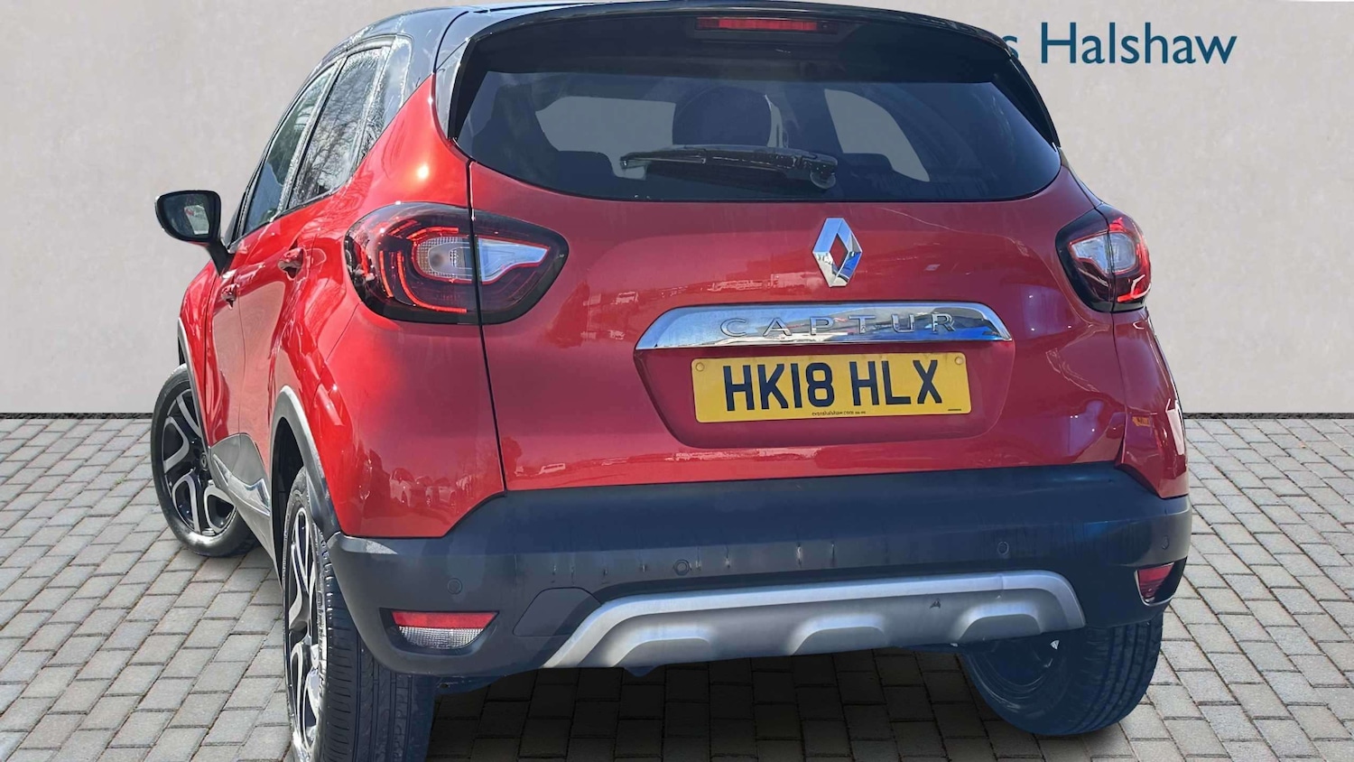 Used Renault Captur 2018 for sale - 77859212: Photo 2