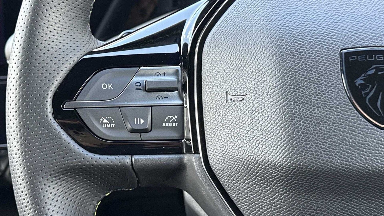 Used Peugeot 308 for sale - 77860202: Photo 32