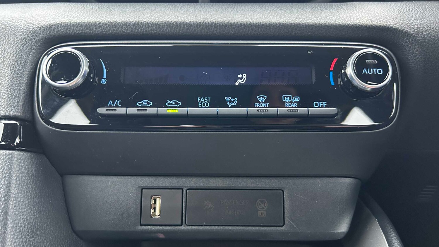 Used Toyota Yaris 2022 for sale - 77856881: Photo 14