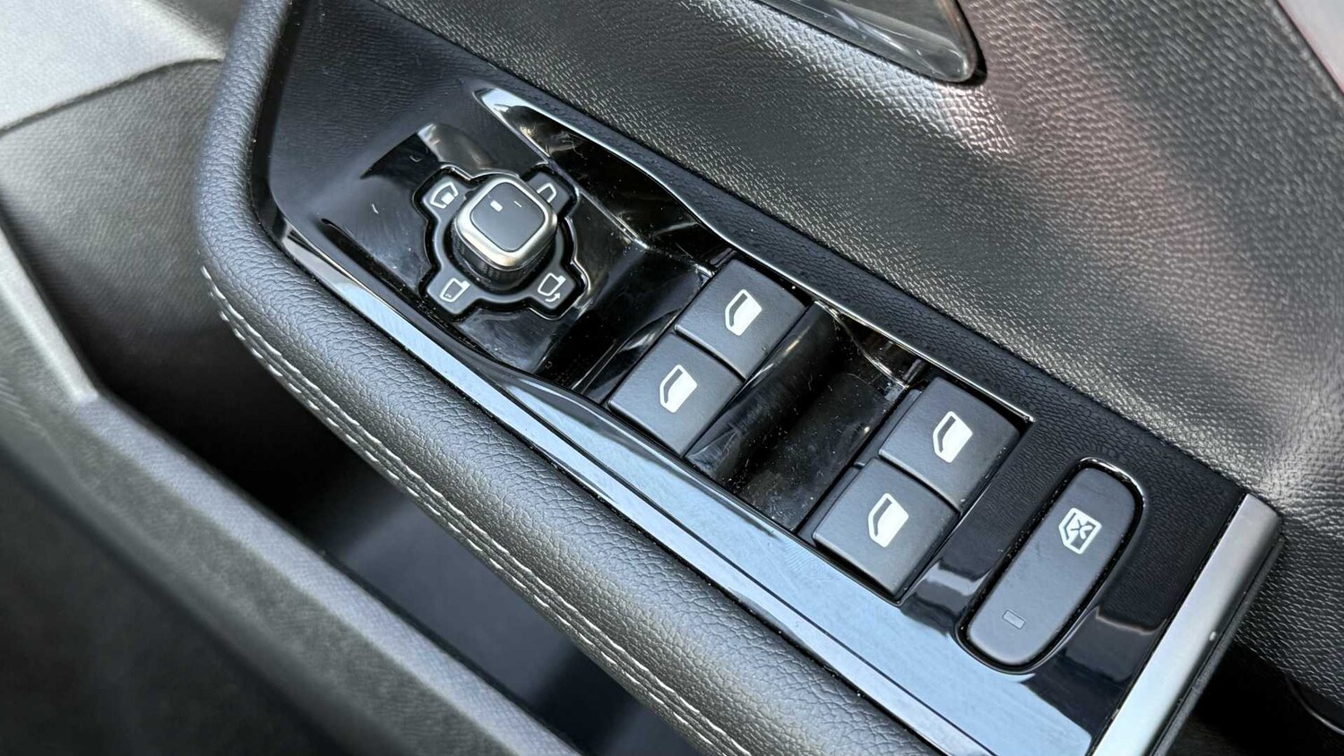 Used Vauxhall Astra for sale - 77859839: Photo 31