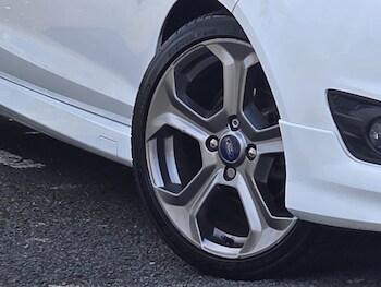 Used Ford Fiesta 2015 for sale - 78332925: Photo