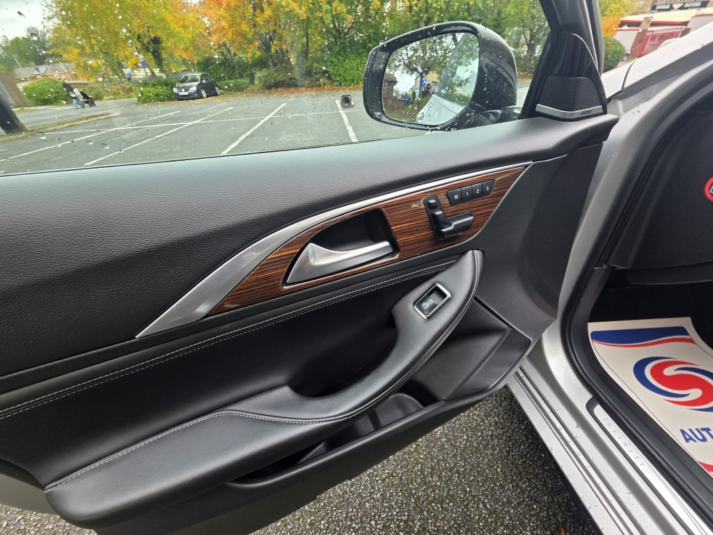 Used Infiniti Q30 2016 for sale - 76243953: Photo 16