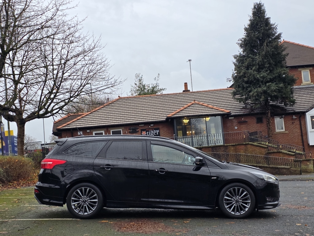 Used Ford Focus 2017 for sale - 76564911: Photo 9