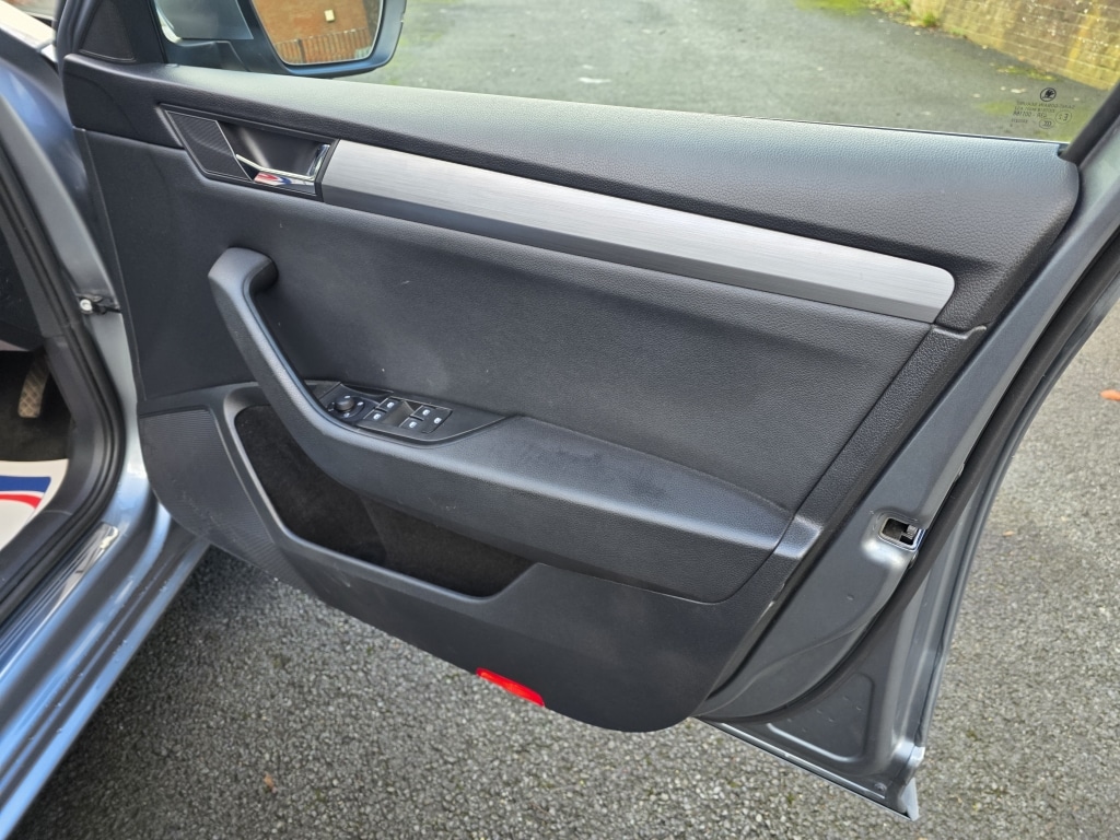 Used Skoda Superb 2016 for sale - 76525620: Photo 12