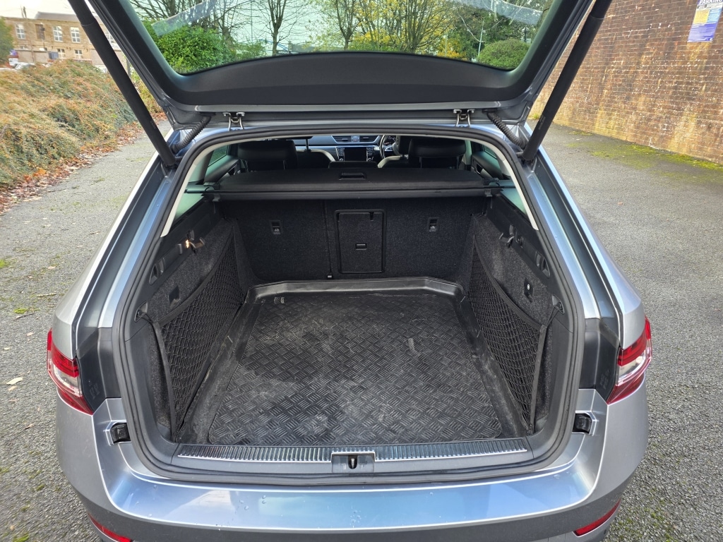 Used Skoda Superb 2016 for sale - 76525620: Photo 16