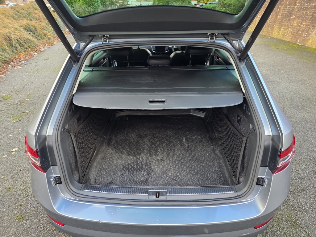 Used Skoda Superb 2016 for sale - 76525620: Photo 17