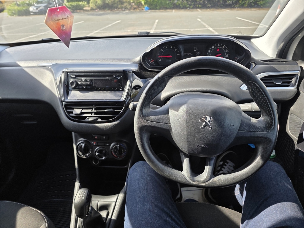 Used Peugeot 208 2014 for sale - 78164537: Photo 16