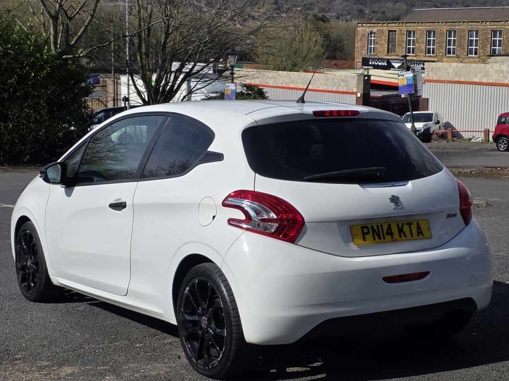 Used Peugeot 208 2014 for sale - 78164537: Photo 6