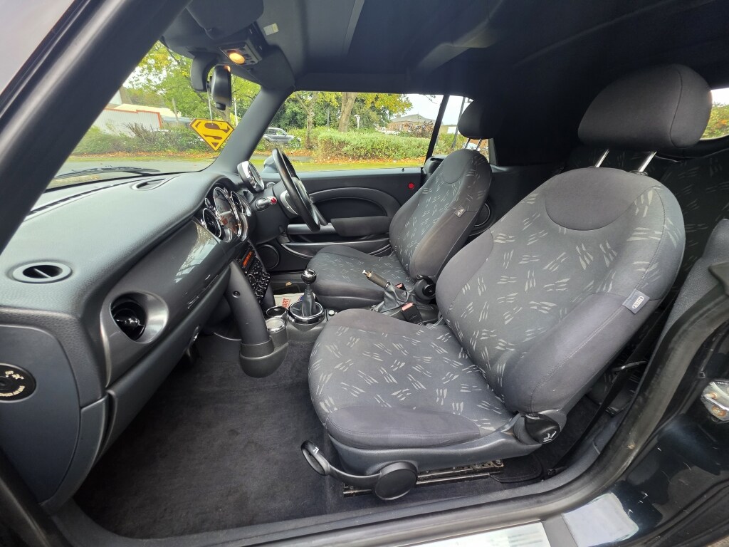 Used MINI Convertible 2005 for sale - 76265006: Photo 18