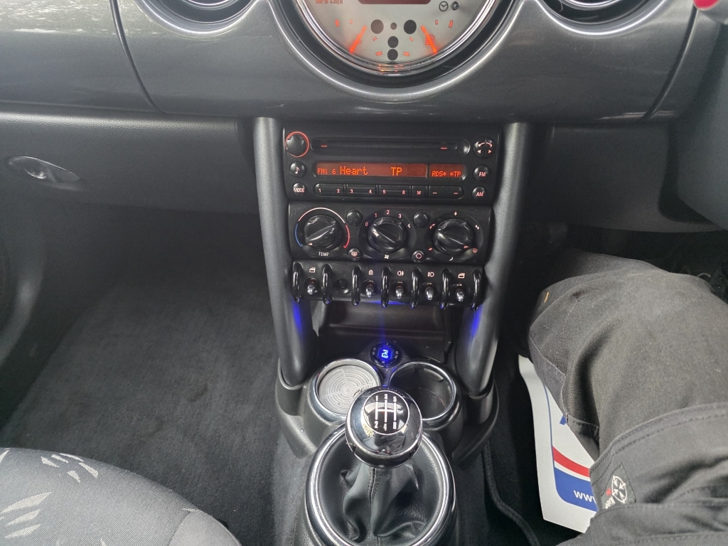 Used MINI Convertible 2005 for sale - 76265006: Photo 23