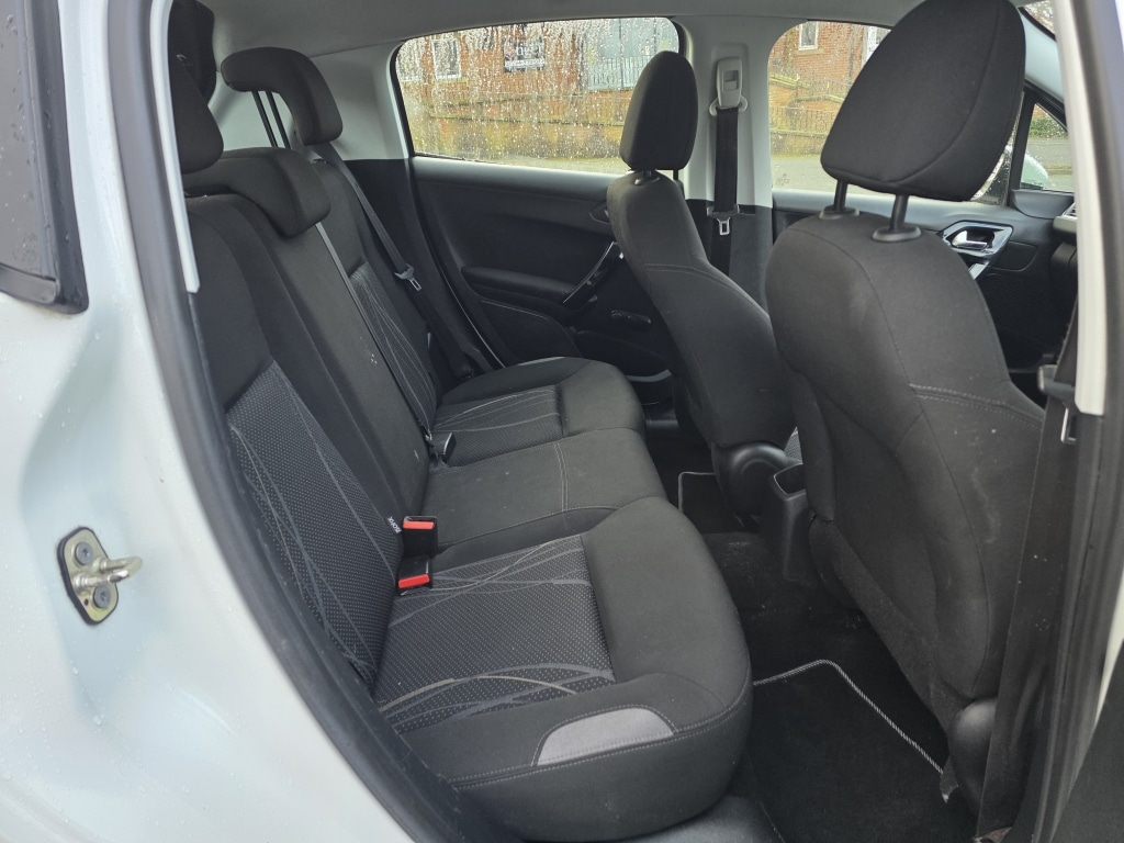 Used Peugeot 208 2013 for sale - 77272639: Photo 12