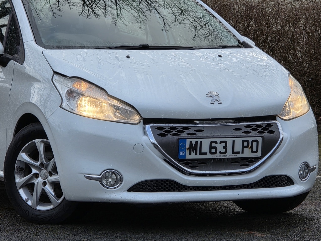 Used Peugeot 208 2013 for sale - 77272639: Photo 2