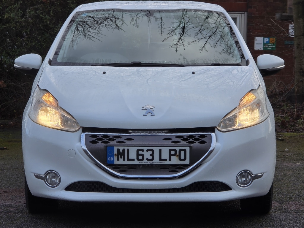 Used Peugeot 208 2013 for sale - 77272639: Photo 3