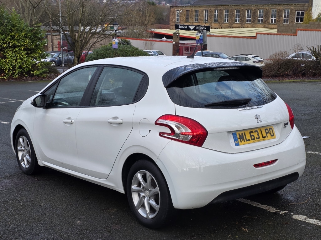 Used Peugeot 208 2013 for sale - 77272639: Photo 6