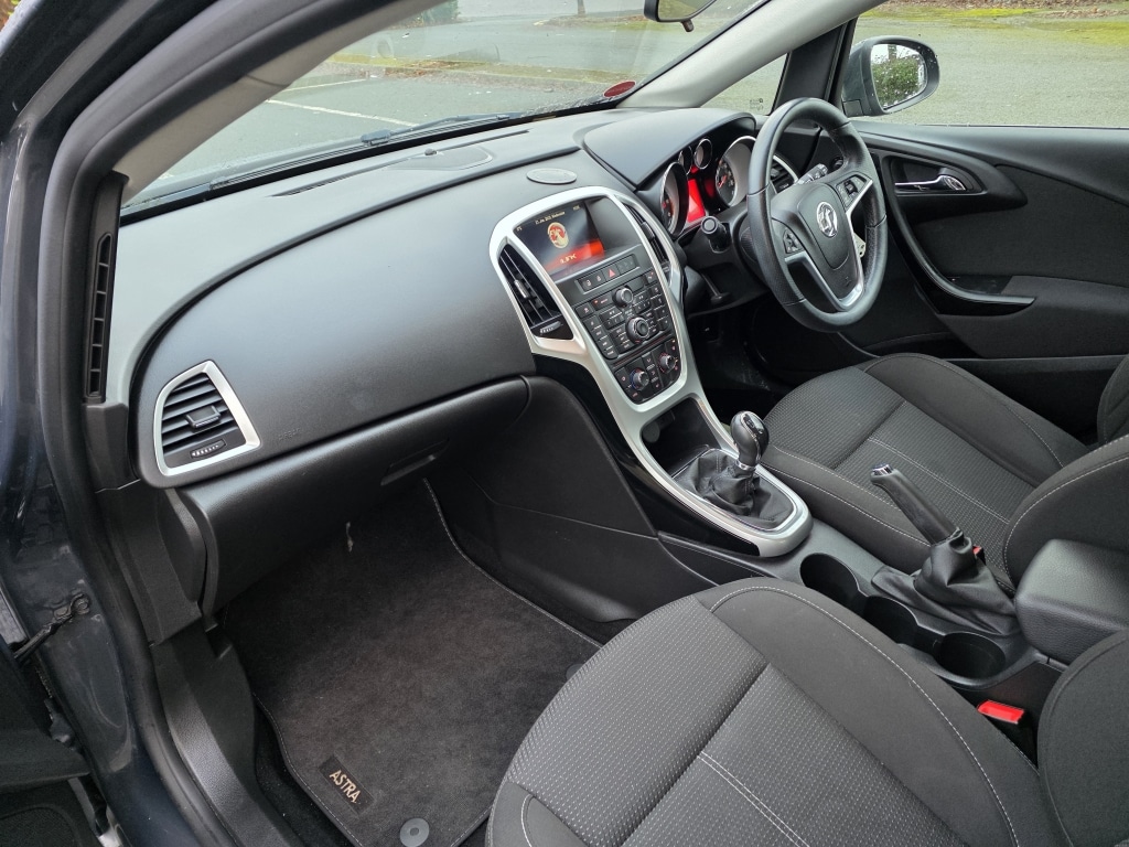 Used Vauxhall Astra 2015 for sale - 77272647: Photo 16