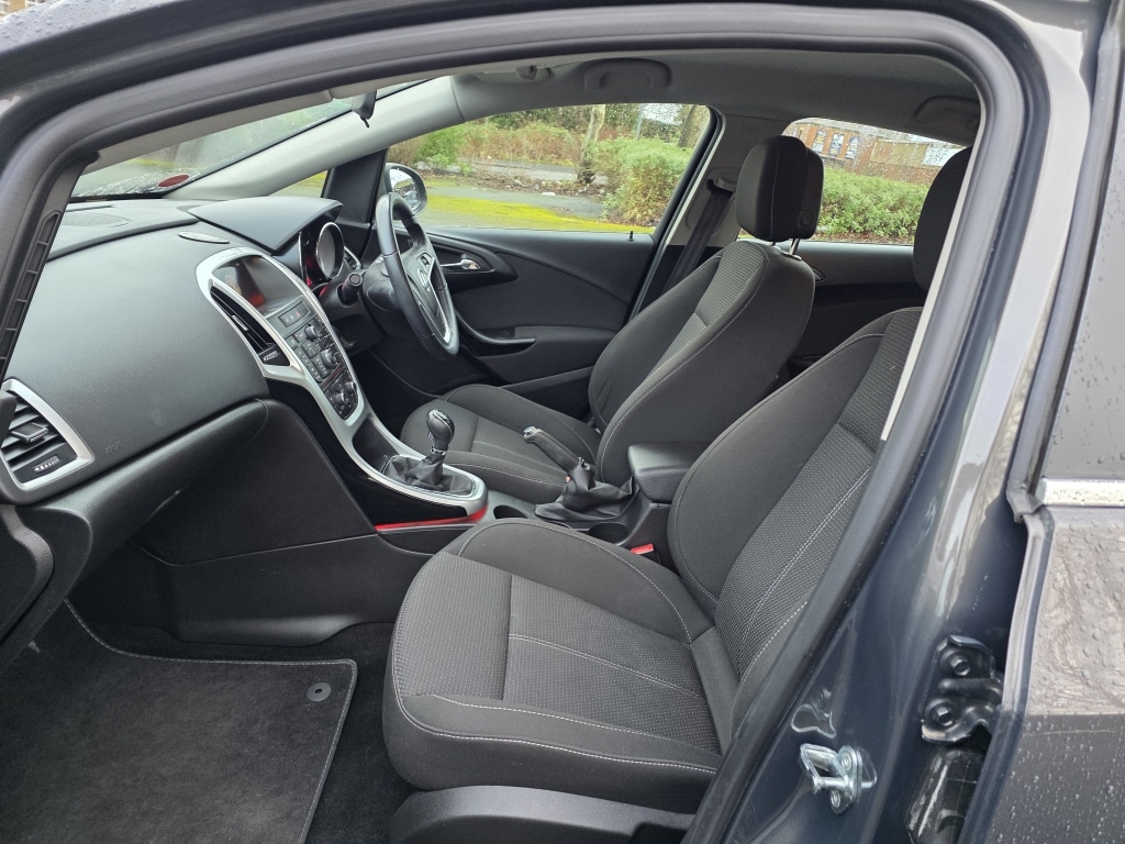 Used Vauxhall Astra 2015 for sale - 77272647: Photo 17