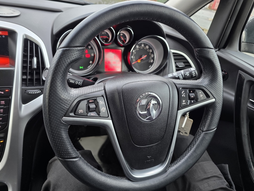 Used Vauxhall Astra 2015 for sale - 77272647: Photo 30