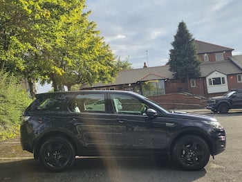 Used Land Rover Discovery Sport 2016 for sale - 79620736: Photo