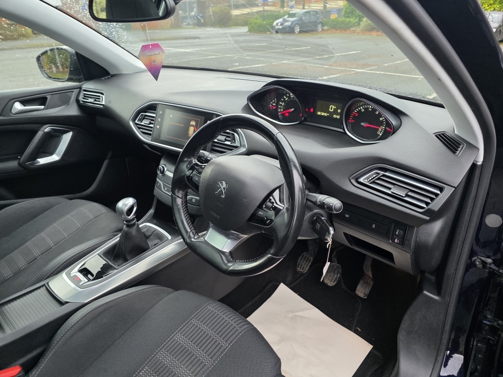 Used Peugeot 308 2018 for sale - 76737317: Photo 11