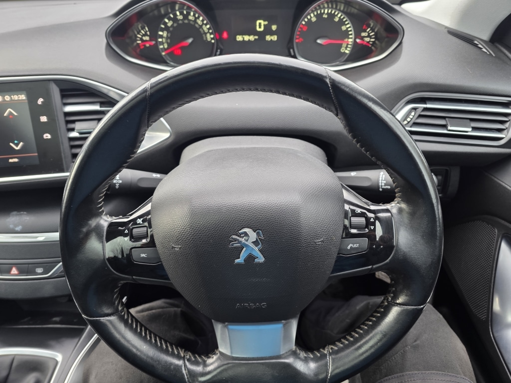 Used Peugeot 308 2018 for sale - 76737317: Photo 22