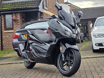 Used Honda FORZA SCOOTER 2022 for sale - bike-76779205: Photo