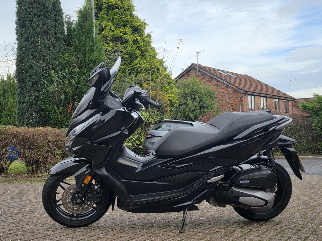 Honda FORZA SCOOTER