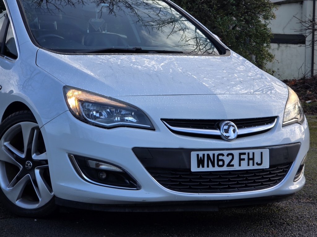 Used Vauxhall Astra 2012 for sale - 76864234: Photo 2