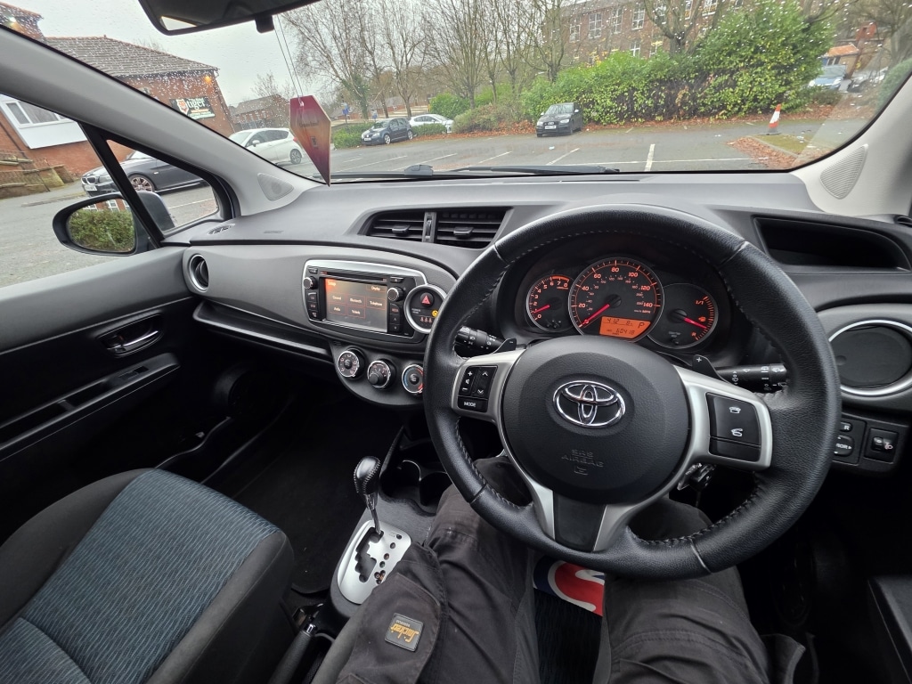 Used Toyota Yaris 2012 for sale - 76666253: Photo 26