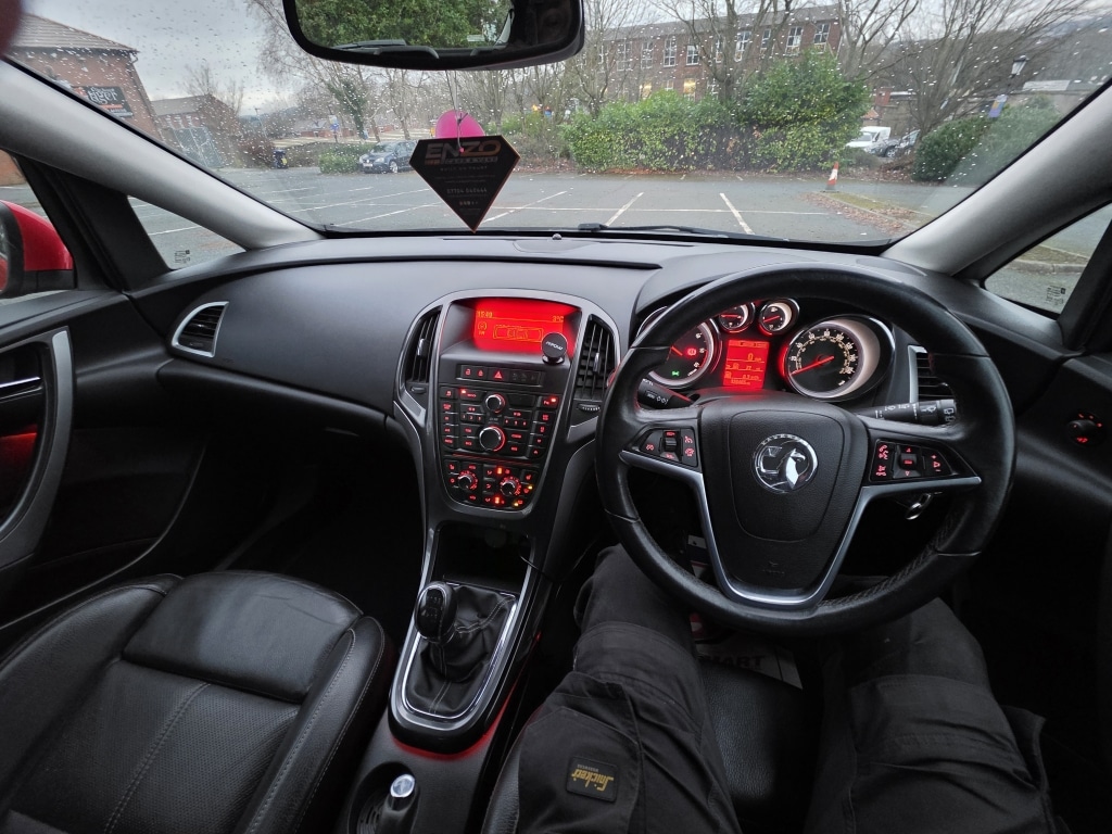 Used Vauxhall Astra 2013 for sale - 77272634: Photo 26