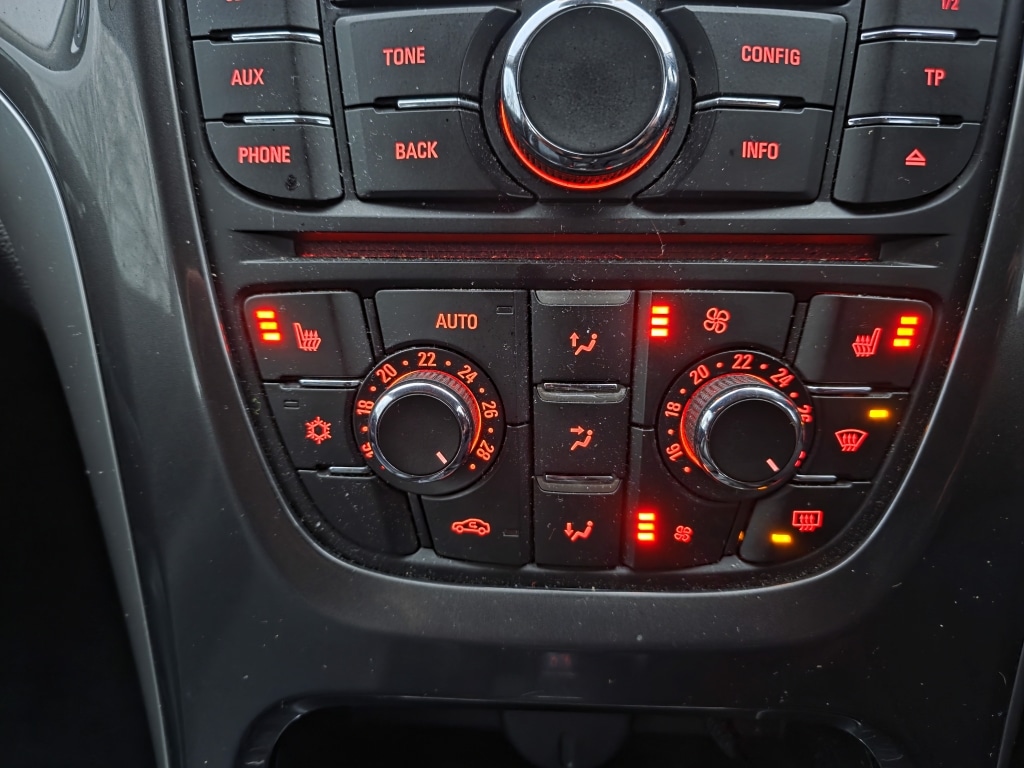 Used Vauxhall Astra 2013 for sale - 77272634: Photo 30