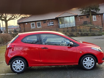 Used Mazda Mazda2 2010 for sale - 77829930: Photo