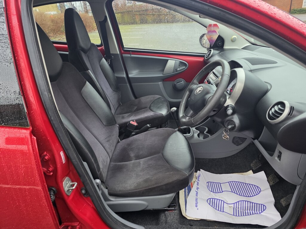 Used Toyota AYGO 2011 for sale - 76770233: Photo 11