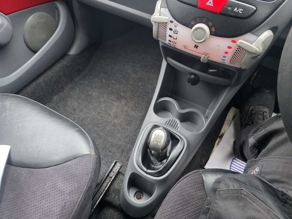 Used Toyota AYGO 2011 for sale - 76770233: Photo 19