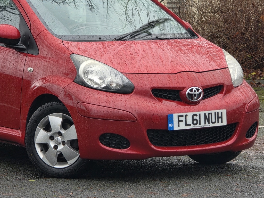 Used Toyota AYGO 2011 for sale - 76770233: Photo 2