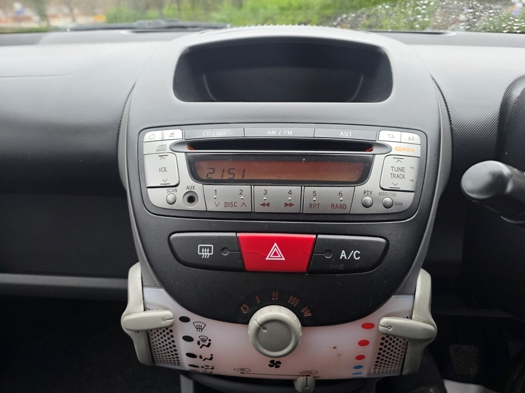 Used Toyota AYGO 2011 for sale - 76770233: Photo 20
