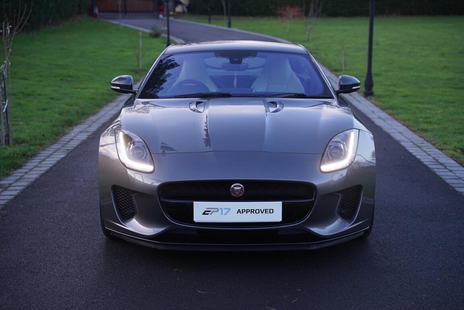 Used Jaguar F-Type 2017 for sale - 77541498: Photo 2