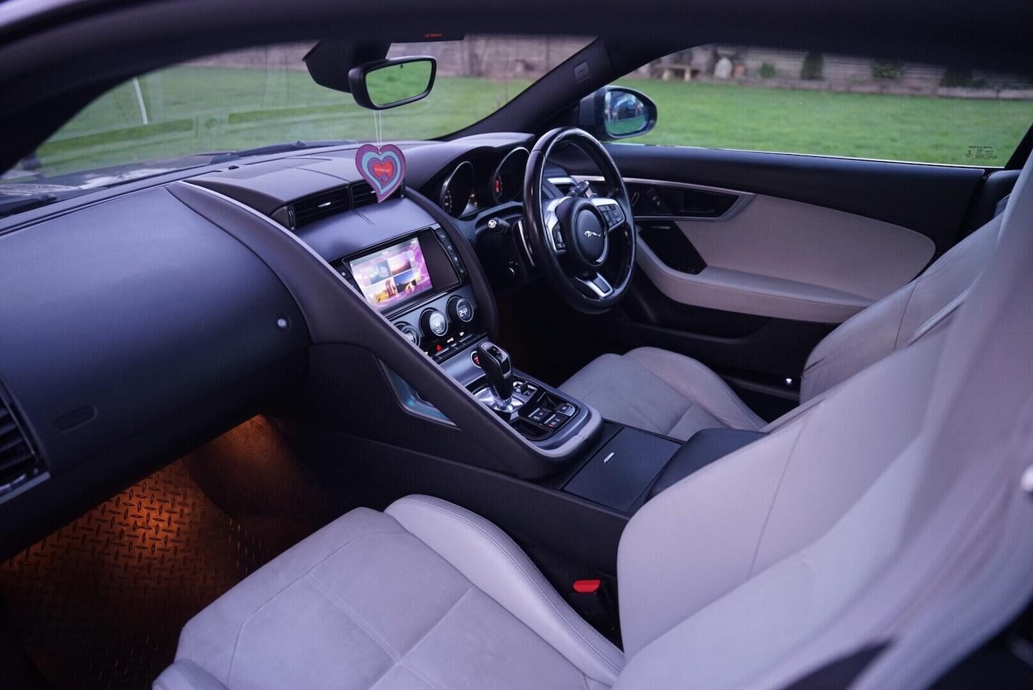 Used Jaguar F-Type 2017 for sale - 77541498: Photo 27