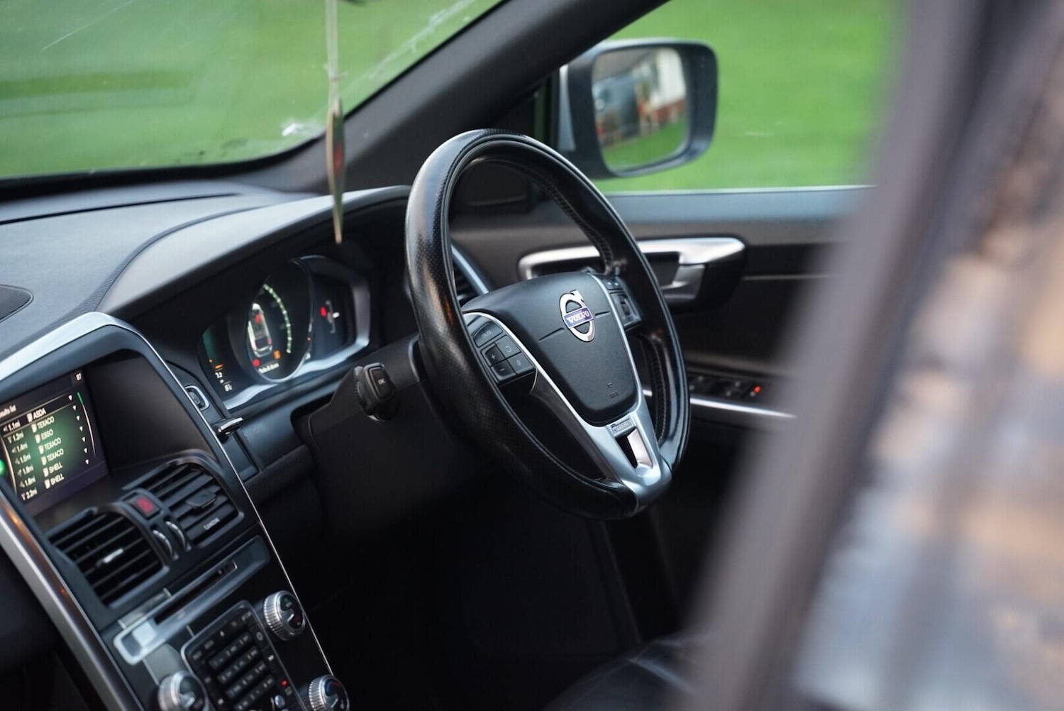 Used Volvo XC60 2017 for sale - 77048327: Photo 23