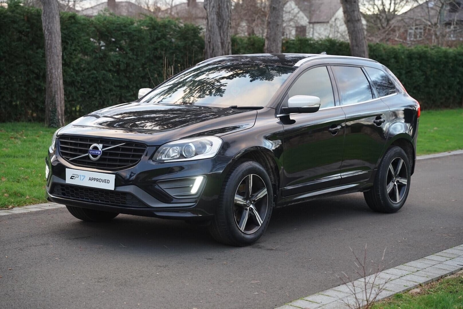 Used Volvo XC60 2017 for sale - 77048327: Photo 3