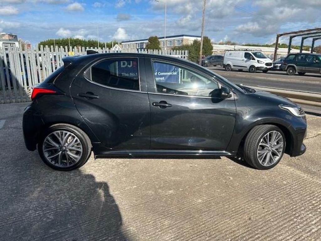 Used Toyota Yaris 2022 for sale - 76581181: Photo 2