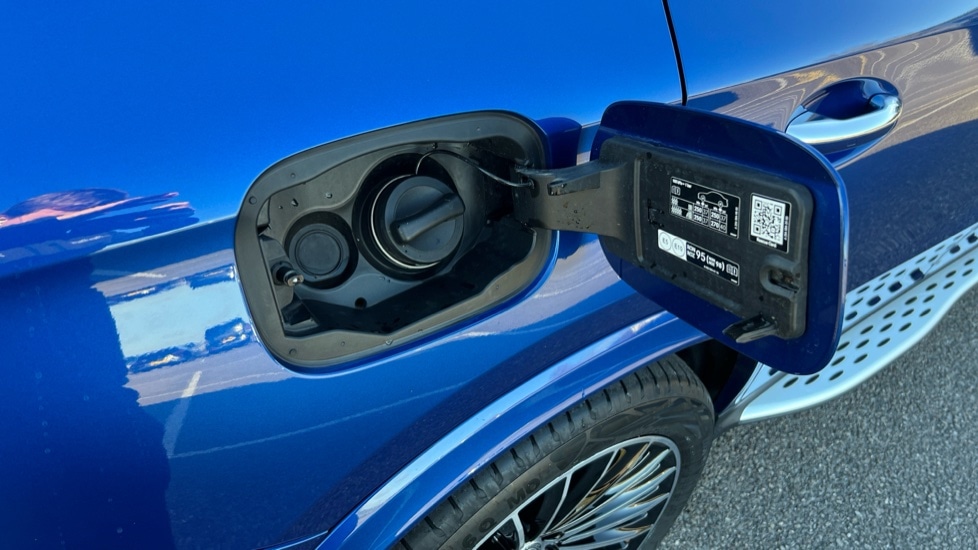 Used Mercedes-Benz GLC 2023 for sale - 76872480: Photo 28