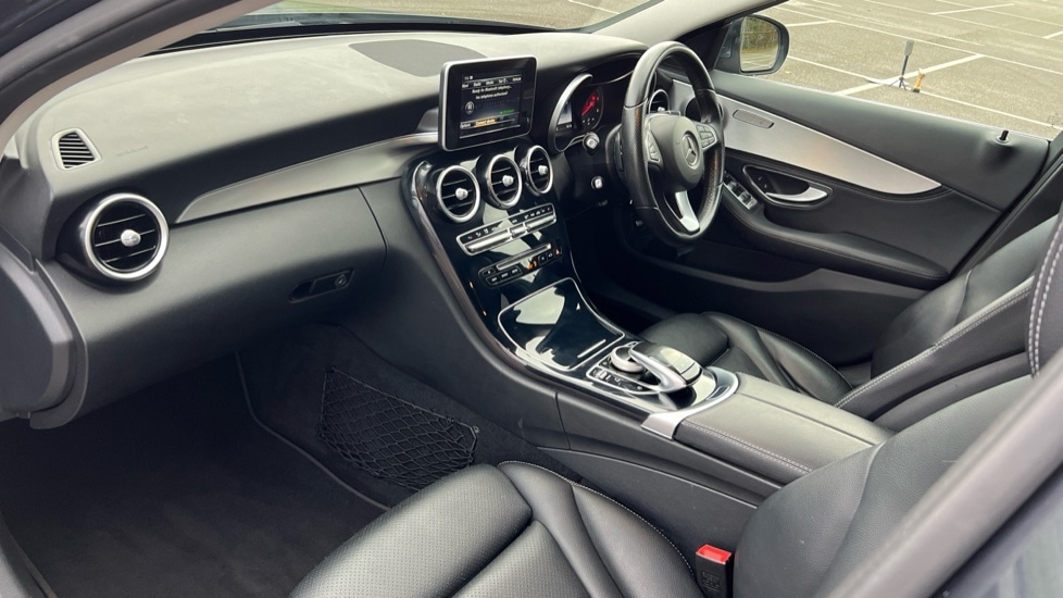 Used Mercedes-Benz C Class 2015 for sale - 76941100: Photo 11