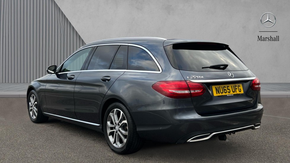 Used Mercedes-Benz C Class 2015 for sale - 76941100: Photo 2