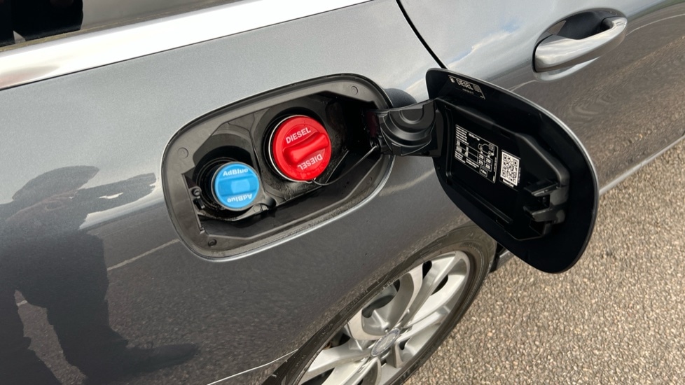 Used Mercedes-Benz C Class 2015 for sale - 76941100: Photo 28